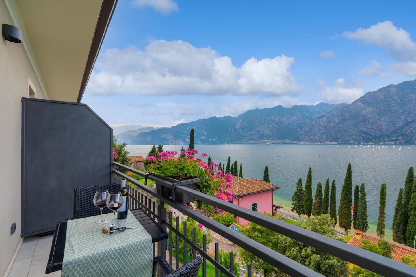 Finestra Sul Lago Malcesine Apt Riva Exterior foto