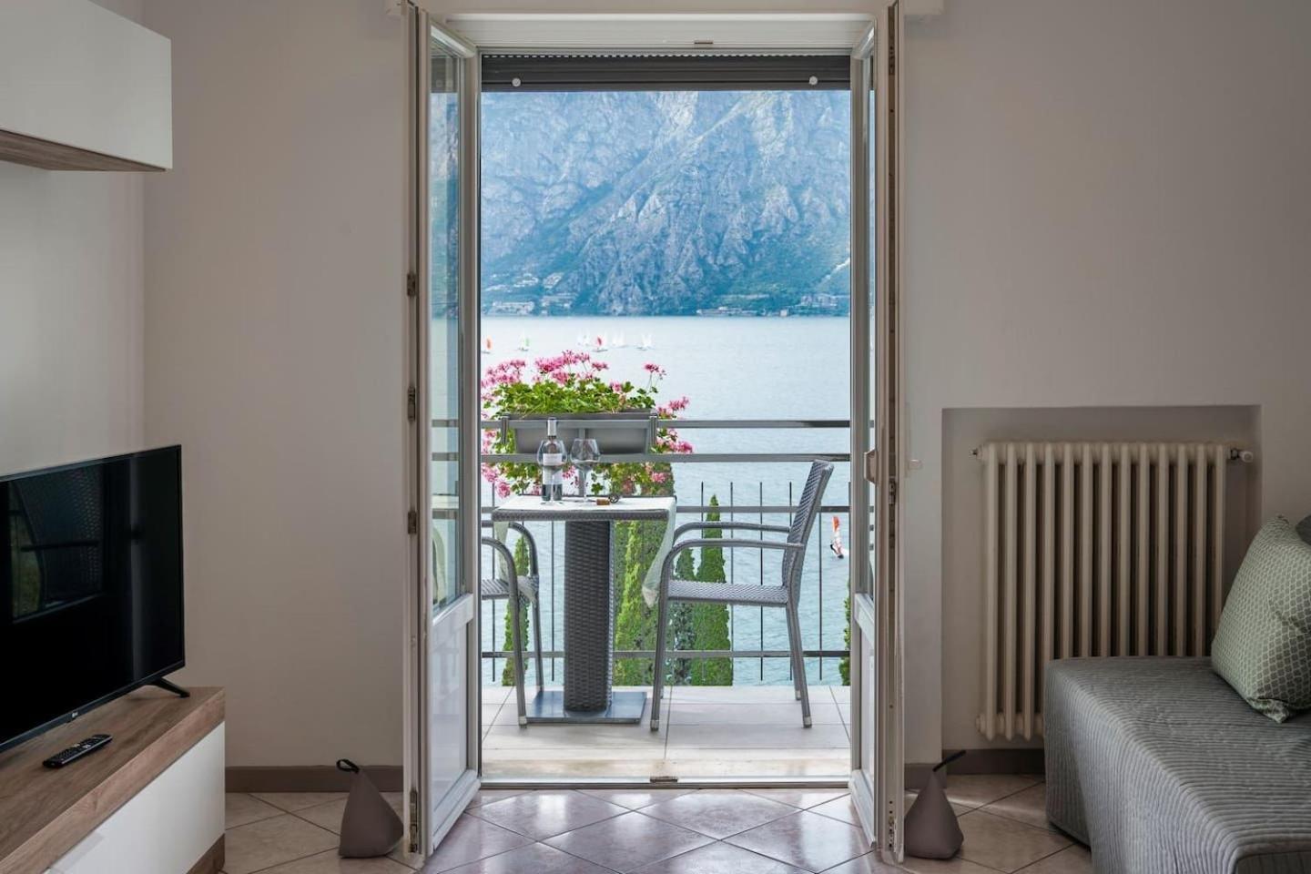 Finestra Sul Lago Malcesine Apt Riva Exterior foto